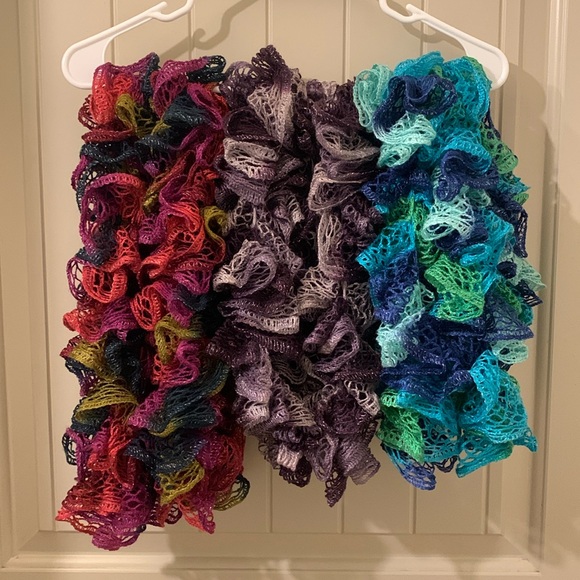 3pk Handmade Knit Scarves - Picture 1 of 7